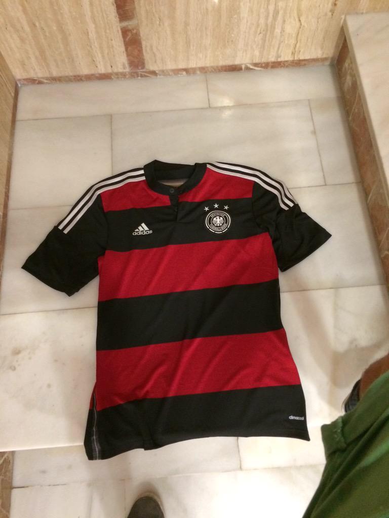 lopez_vsn42's tweet photo. Se vende , precio negociable entre 40 y 50 depende si me caes bien o no http://t.co/r56uoXrM3z