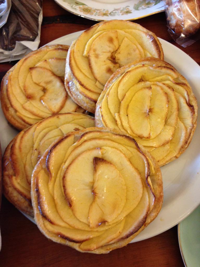 Thin apple tarts! Especially for the weekend! #sweet #Apple #London #pastry #desert #cafe #food #cake #peckham