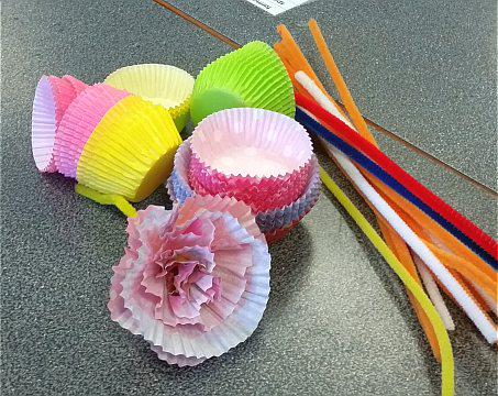 3Cbowen's tweet photo. Happy Mother's Day to all our special mums. We made flowers using paper cupcake holders and pipe cleaners. http://t.co/1BfS5x2Zax