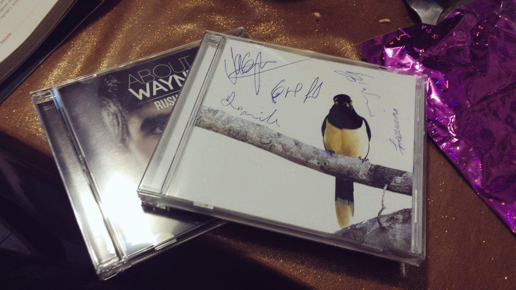 s4lomè tweet media