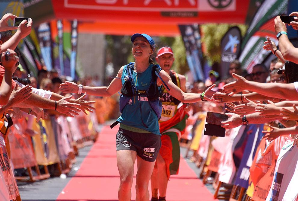 naciomuntanya's tweet photo. Anna Comet (@Cometi) fa història amb un segon lloc a la @transvulcania en la seva segona ultra http://t.co/R33h0QiSVN http://t.co/5ErU8SUJ7y