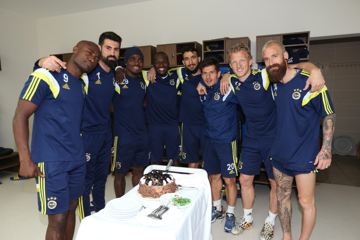 Fenerbahce's tweet photo. Emmanuel Emenike’nin Doğum Günü Kutlandı | http://t.co/yNGybzMUDy http://t.co/IaXcmpAHxm