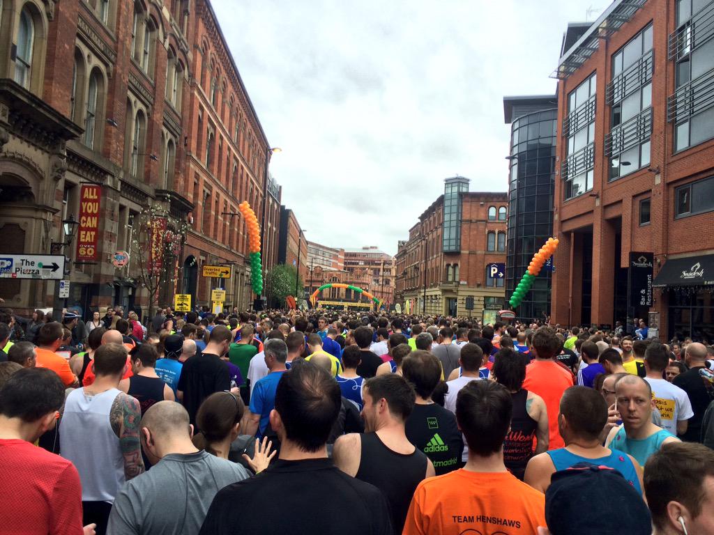TheWindowCo's tweet image. At the start line of #Manchester10k &amp;amp; It's buzzing down here. Running for @alexhfoundation #saletown #jogonmcr