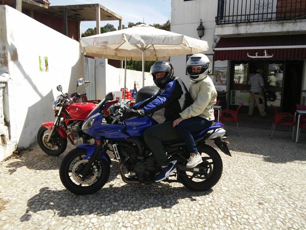 alecadilla13's tweet photo. Echando un buen dia de motos, disfrutando de la carretera y los pueblos de huelva. http://t.co/0lEOkoIEoj