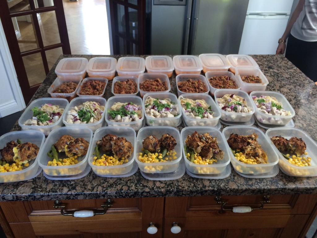 JakeElnaugh's tweet photo. Food sorted for my 2nd week of @LDN_Muscle 's #CGV3 http://t.co/0HXZhC6De1