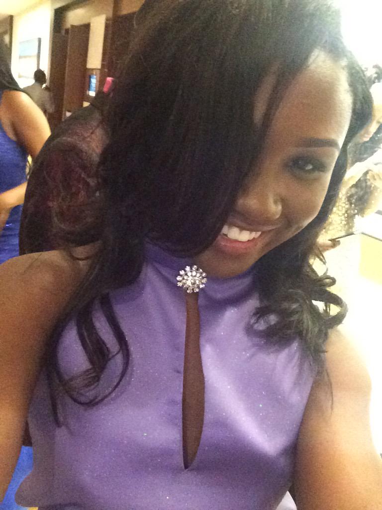 SiPulchritude's tweet photo. Royalty πΈπ½ #TurnerTechProm2k15 http://t.co/YrvION4cMY
