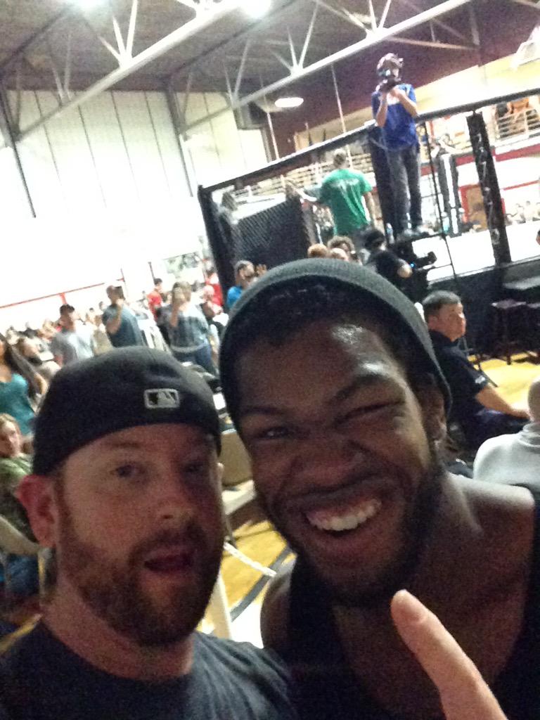 genocidemma's tweet photo. Great night of fights in Kokomo. @Hurricane786 @TheDomTSteele @hindsmmareferee http://t.co/caJztNVKKB