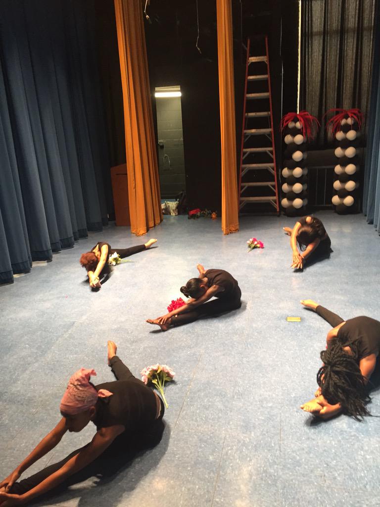 opdance15_opda's tweet photo. Our girls warming up for the Mother's Day performance 2015 💗👑 #HappyMothersDay http://t.co/JC2gI9mU4G