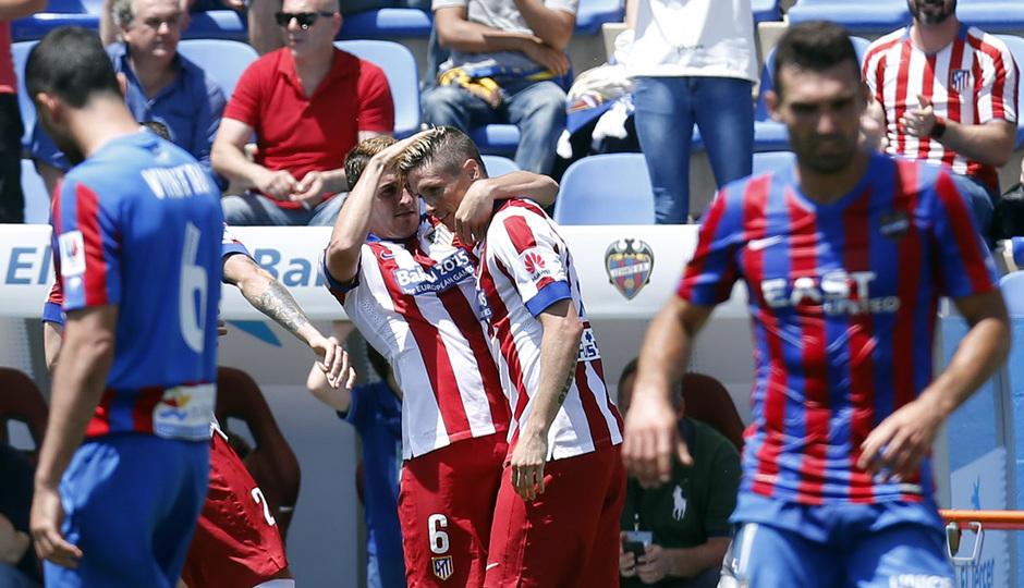 Webftorres's tweet photo. A fine header from @Torres earns @AtletiEnglish a crucial point (2-2)-> http://t.co/IHcvTuVRLp #AtletiLevante #TORRES http://t.co/WOBpAnuDqm