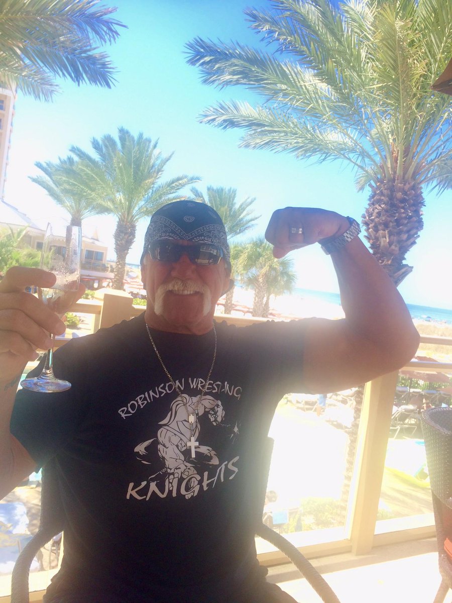HulkHogan's tweet photo. Happy Mothers Day to all the beautiful moms especially the moms that can really cook,brother. HH http://t.co/jP3mPWadJg