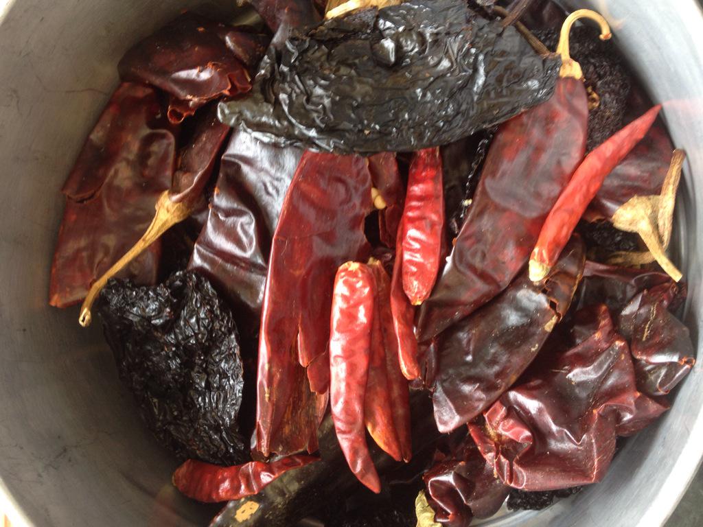 CoolChileCo's tweet photo. Chile #arbol #guajillo #ancho all ready to be #toasted #soaked #sieved #puree and slow cooked with shin of beef http://t.co/MESYKd6zA7