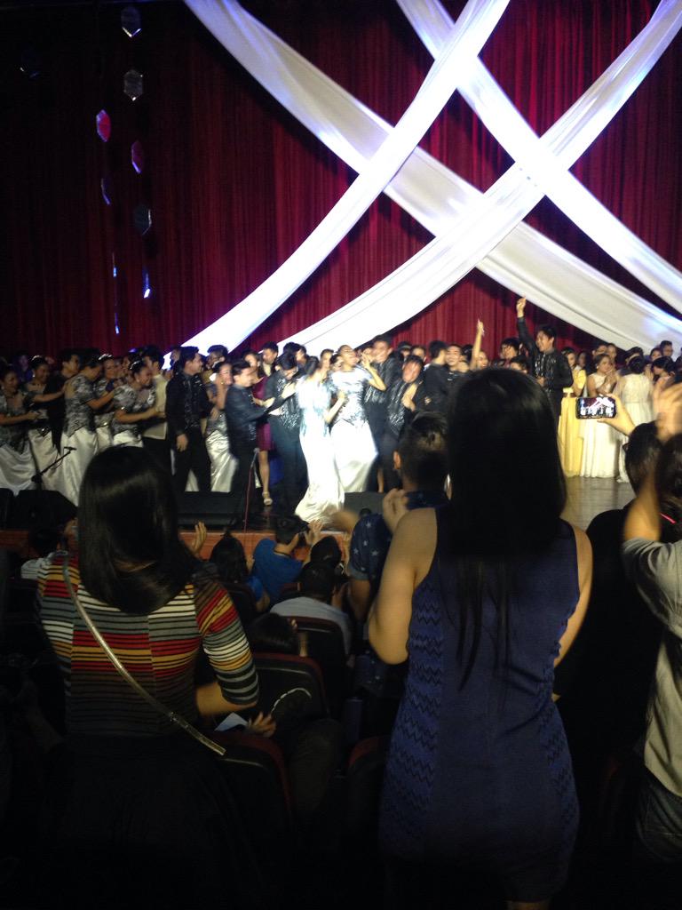 TheUSTSOCC's tweet photo. AND OUR HIMIG TOMASINO 2015 CHAMPION IS THE ACCOUNTANCY CHAMBER SINGERS! #HimigTomasino2015 🎶🎶🎶 http://t.co/J3l4UNOGG2