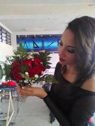 RossiRosella's tweet photo. #hermosas #rosasrojas #hrermoso #vestido http://t.co/OBngi6Ahj5