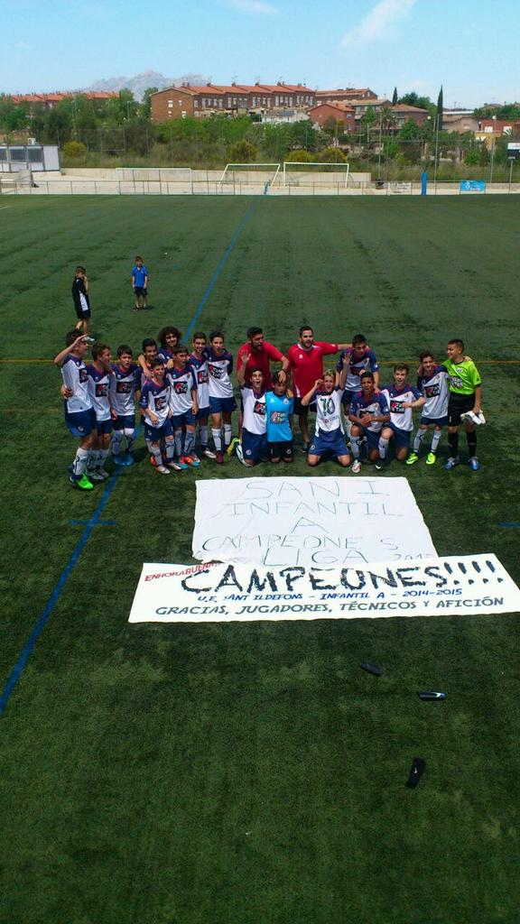 uesantildefons's tweet photo. Tras vencer a @CFMARTORELL 1-4 el Infantil A se proclama campeón de liga y asciende a Preferente! Enhorabuena!!! http://t.co/XGC9cYIMmX