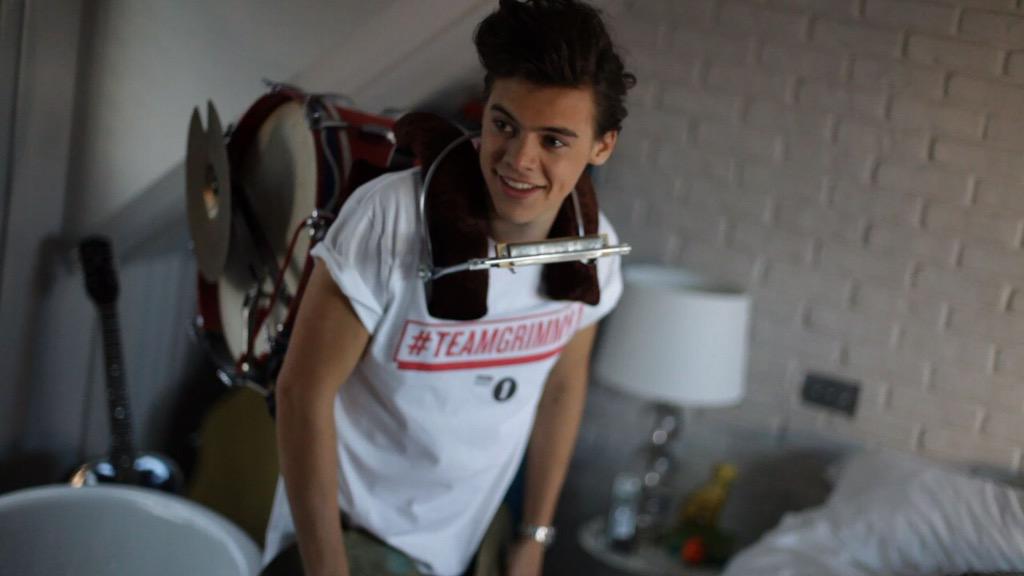 harryflashbacks's tweet photo. had a quiff http://t.co/UhQb98sp0d
