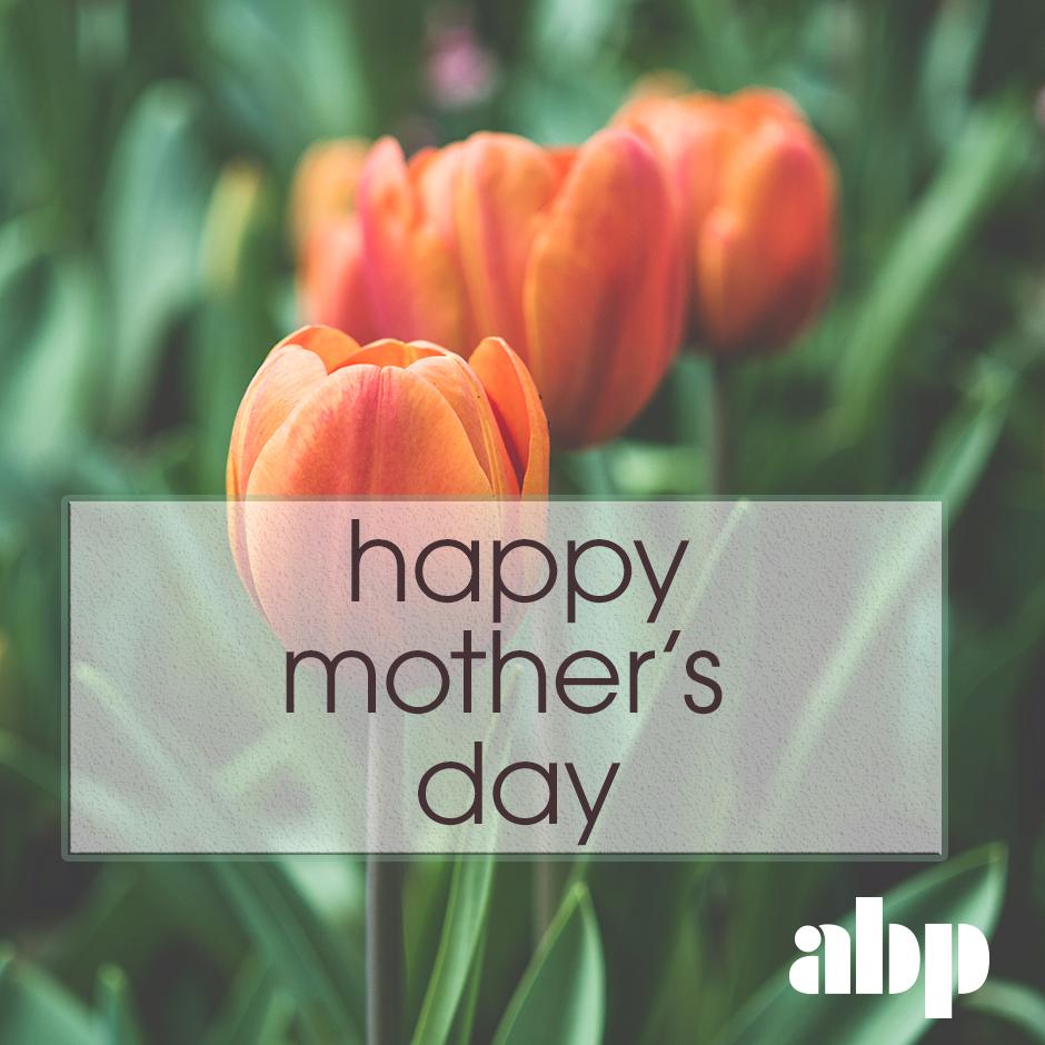 AuBonPain's tweet photo. Happy Mother's Day! #MothersDay #MomKnowsBest #Nutures http://t.co/9uIBQBXCdq