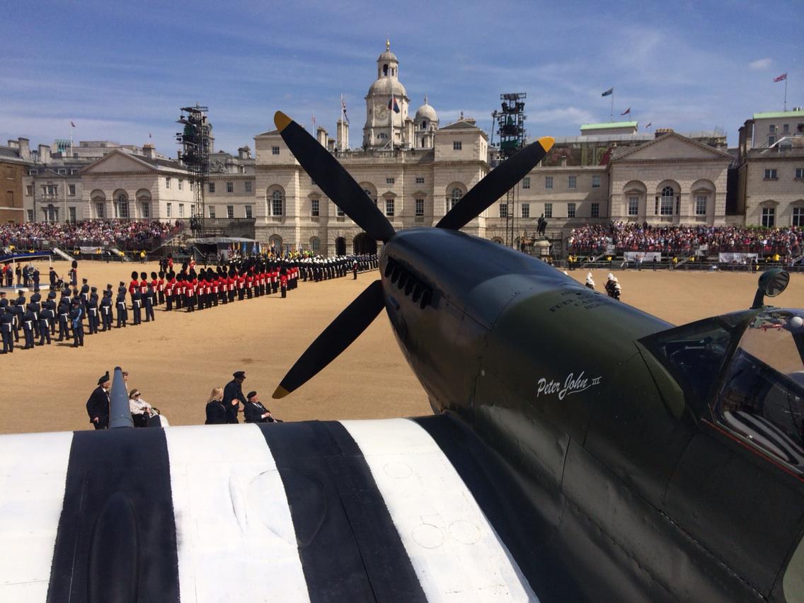 RegalEyes's tweet photo. Prince of Wales and Duchess of Cornwall take the salute at #VE70  march past on Horse Guards Parade http://t.co/cRKlaTqdAi