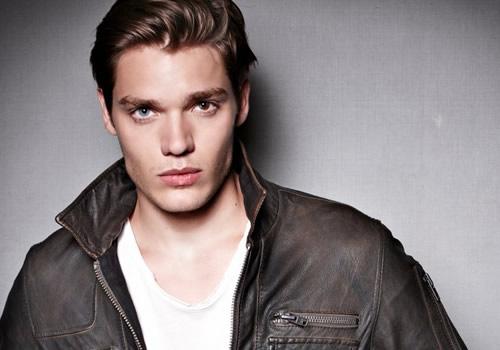 CDPalabras's tweet photo. Que os parece Jace Wayland? A nosotras nos encanta! Judith: *Babea mucho* http://t.co/t5ZayHlTBI