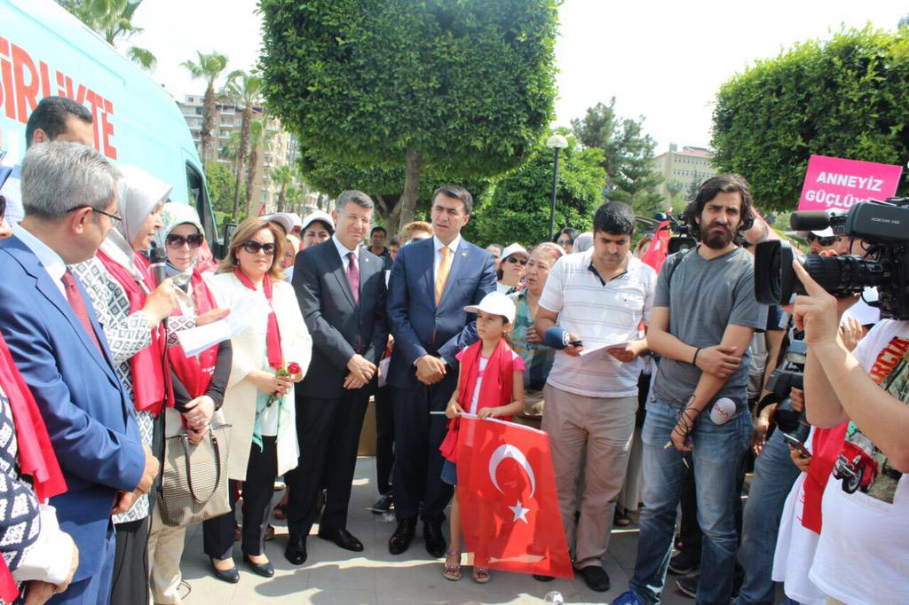 avfikretyeni's tweet photo. Kadın Kolları teşkilatımızın "Anneler Günü" etkinliğindeyiz. http://t.co/NNDUZc76Ar