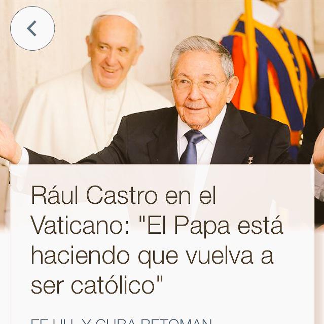 KarelBecerra's tweet photo. Vaya! El diablo en la casa de Dios donde su emisario lo recibe hasta con sonrisas! ¿Francisco y los fusilados? #Cuba http://t.co/wSkP3m7RVs
