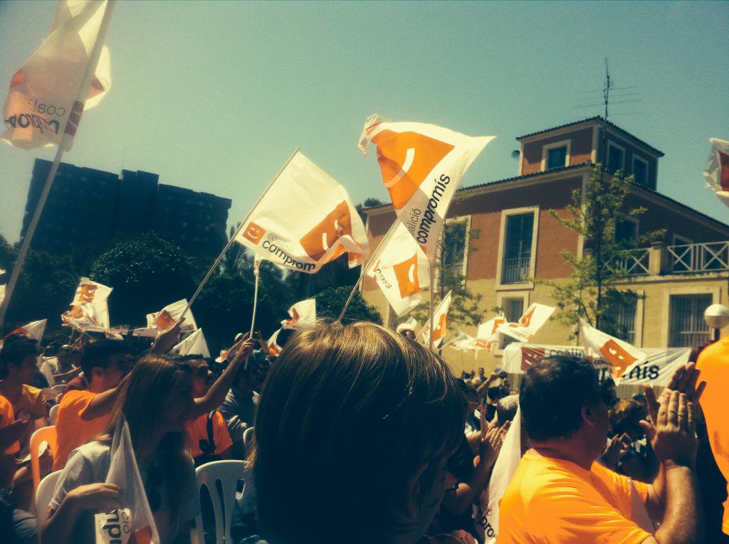 silviaannatomas's tweet photo. Acte central Compromís a Alacant, molta gent valenta i compromesa! http://t.co/wELe3T93JZ