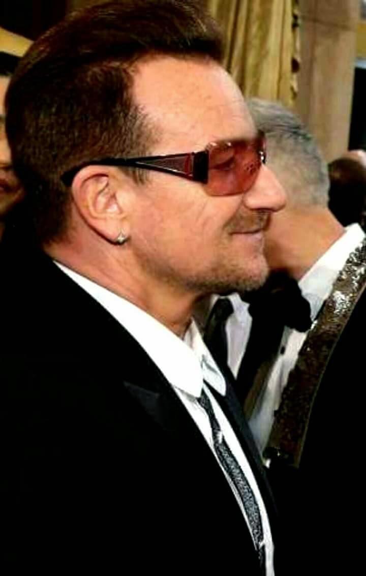 sstonge0799's tweet photo. @U2 #Bono55 Happy Birthday Bono! Happy Mothers Day Ali ! :-) :-) #BonoAndAli http://t.co/zMsRZLjLdE