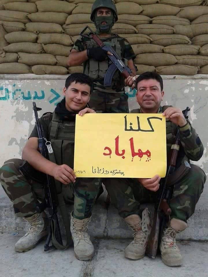 soziraq's tweet photo. في #وطني كل شيئاًيناضل يقاوم يتحدى كي يعيش الكرامةوالشرف كلنا #مهاباد #كوردستان #البيشمركة
#مهاباد_تنها_نیست #Mahabad http://t.co/FD4xEUDp0N