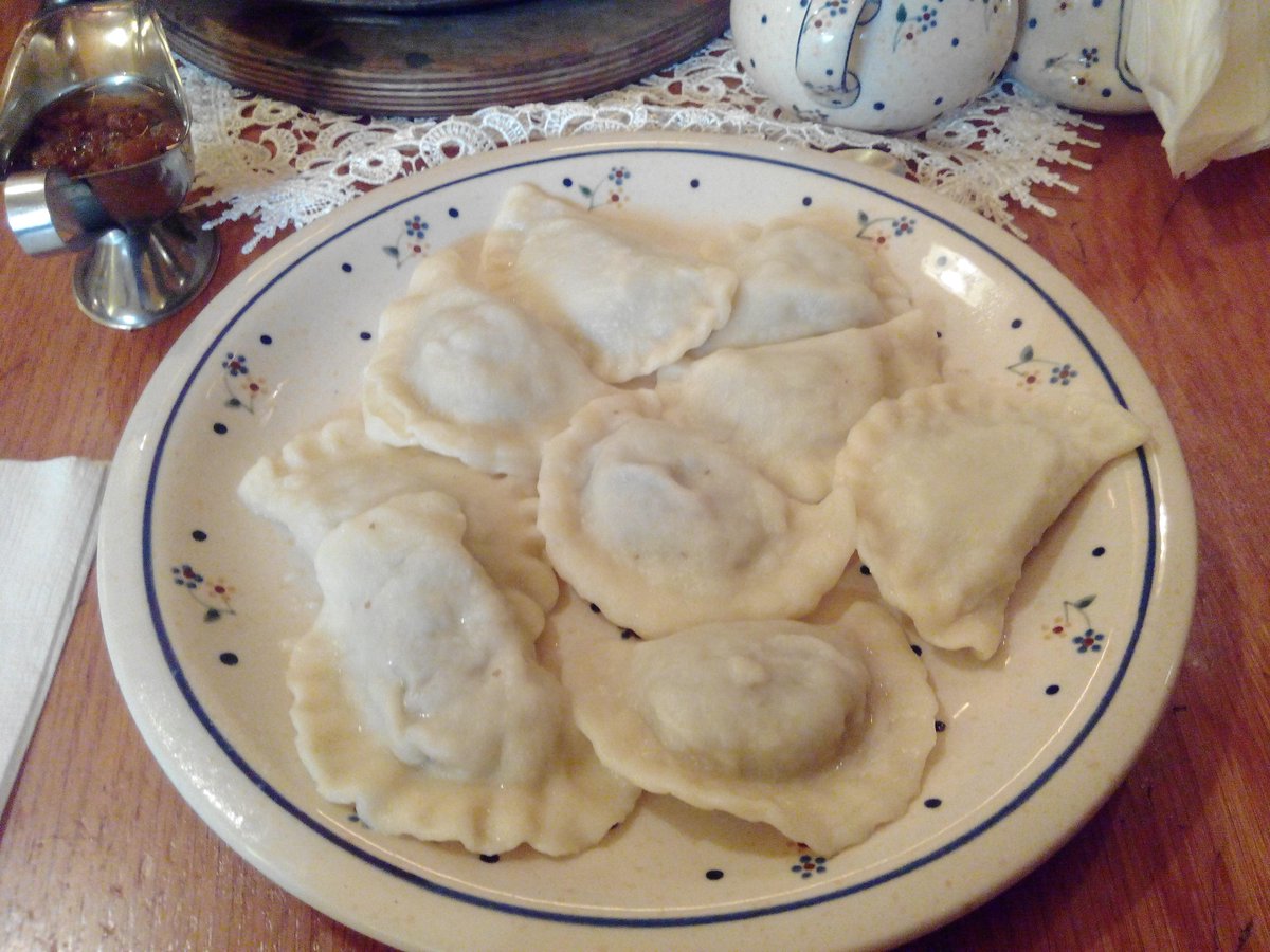 Xplorandomundo's tweet photo. Os apetece unos pierogies en el Stare Miasto de #Varsovia #Polonia ???? aqui os esperamos :D
  http://t.co/SXDzXlfnUF http://t.co/8dF6sjc9Ez
