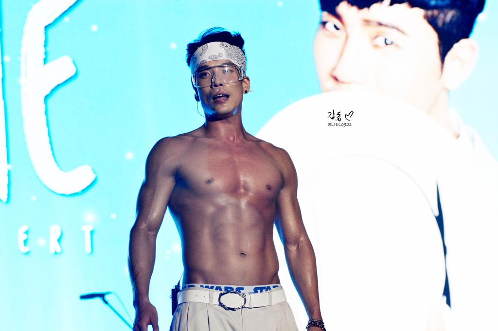 LIEL0921's tweet photo. [150505] JTN콘서트 이창민 -5
(@2AMCHANGMIN )
역광ㅠㅠ 눈물눈물 http://t.co/Ng6ZjTiRuL