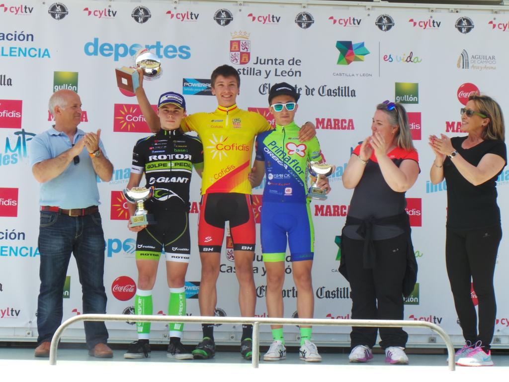 RFECiclismo's tweet photo. Podio junior masculino #OpenCofidis http://t.co/GyXpvSd2wp