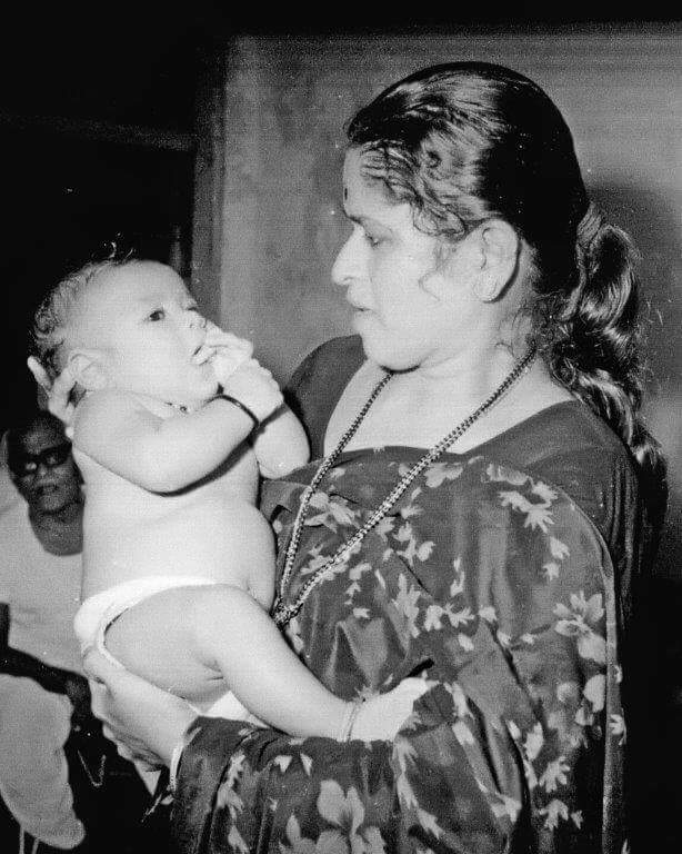 georgedec25's tweet photo. Happy mothers day...its sachin.. #IPL2015 http://t.co/9gT2mjVvkA
