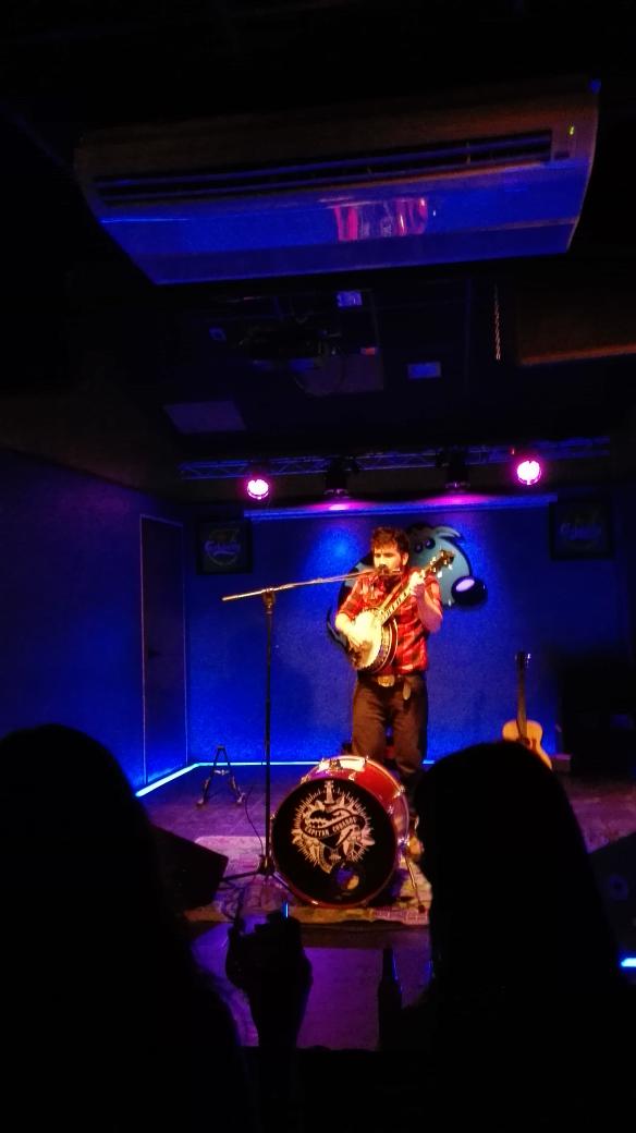 ferpepe88's tweet photo. @Capitan_Cobarde #requena #perroverde #conciertofamiliar http://t.co/tLJTSM1yhU