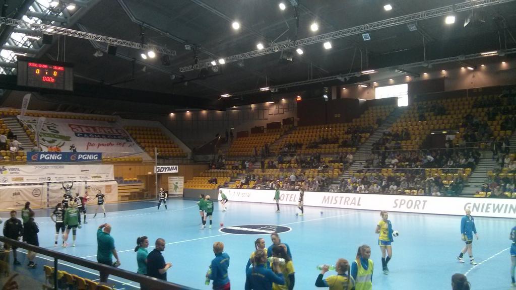 KowalczykEdyta's tweet photo. #sportowyhipsterontour #goLublin #handball ;) http://t.co/X54WIweR1h