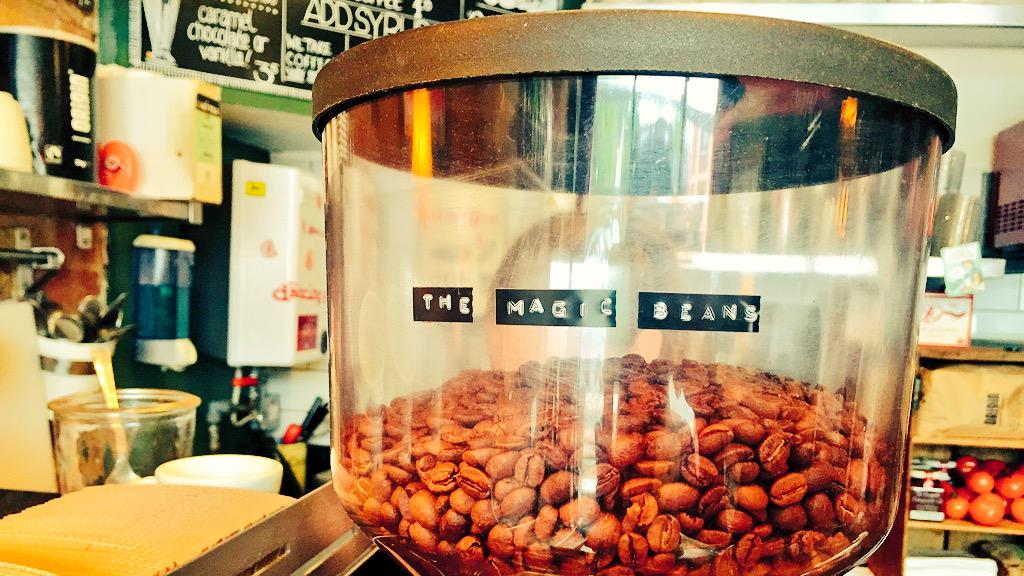 T1nglesB00's tweet photo. #MagicBeans #CoffeeLover #CoffeeAlchemist #Elixir ☕️ http://t.co/zximktnqOl