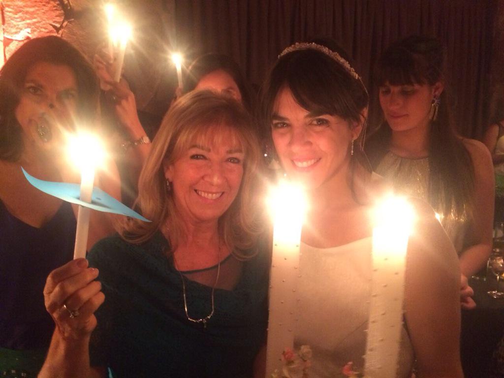 mariamillas's tweet photo. @cleovar feliz día mamá! http://t.co/kpzjWw8LMY