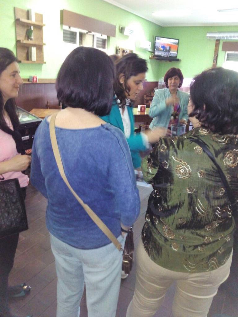 beatrizpolledo's tweet photo. Escuchando y compartiendo con nuestros vecinos de Valdesoto y Carbayin @pp_Siero #SieroEnMarcha http://t.co/ImLjmjkV0p