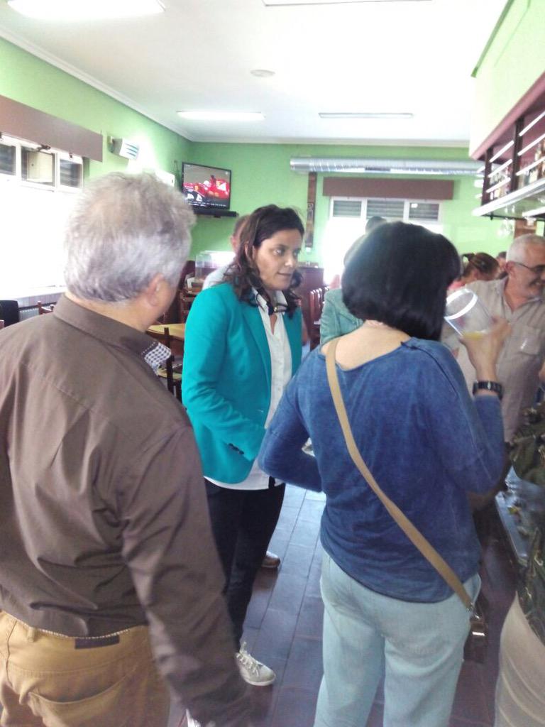 beatrizpolledo's tweet photo. Escuchando y compartiendo con nuestros vecinos de Valdesoto y Carbayin @pp_Siero #SieroEnMarcha http://t.co/ImLjmjkV0p
