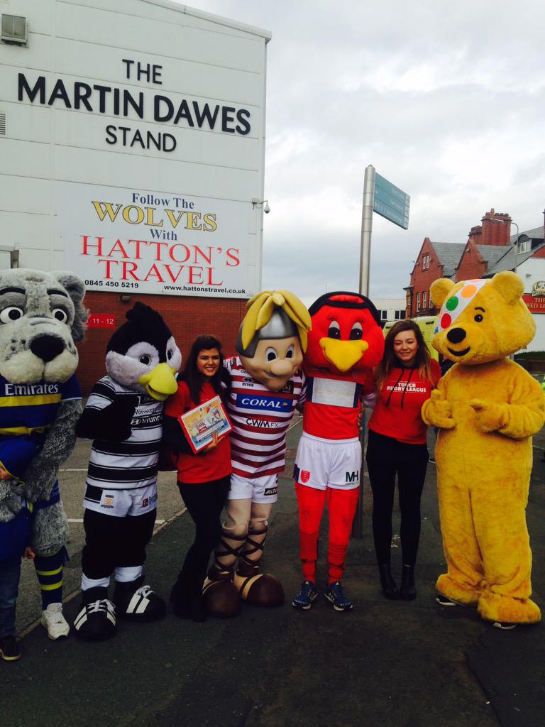 _JtMDancers_'s tweet photo. Look who we just bumped into! We even managed to sign them all up to @PlayTouchRL http://t.co/taBjBGGxRW