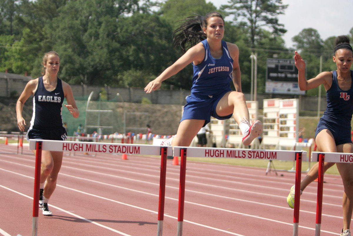 BHMunro1's tweet photo. JHS state track meet photos. Pics by Cameron Whitlock @JHS_Dragons @Tay_Loveeee @mariahstarks20 @JeffersonFootba http://t.co/Y7J4C9MU54