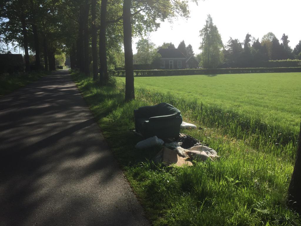 change4ever's tweet photo. @poltwello Vanochtend gezien dat er ook eentje langs de Hunderenslaan staat thv het Hunderen .. http://t.co/9HO4gF054x