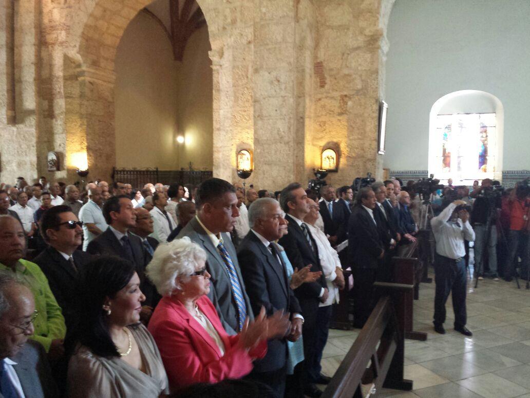 luisabinader's tweet photo. Nuestro mejor homenaje a #JFPG es demostrarle que somos una gran familia. Vamos a unir al pueblo y lograr tu sueño http://t.co/0bVKQehcIX