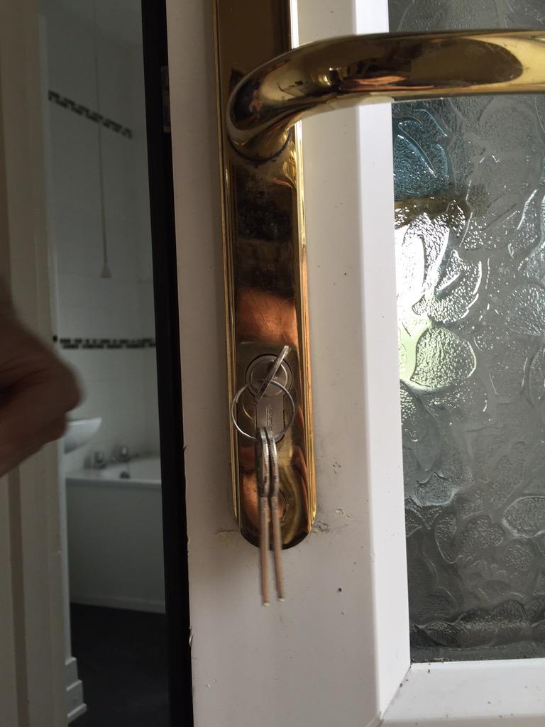 LockersSmart's tweet image. This mornings #lockchange in new inn, #torfaen 3 keys come with new lock #locksmith #pontypool #staysafe