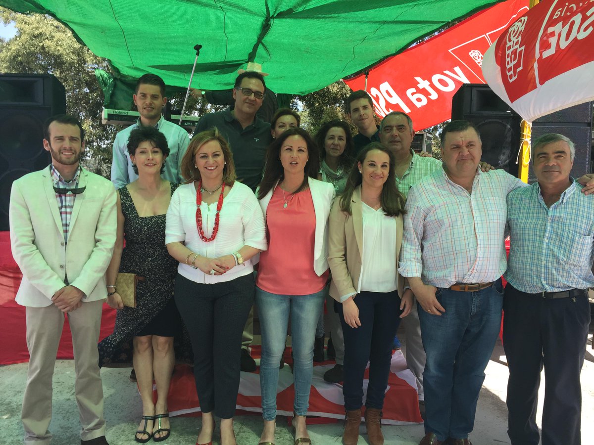 Mjesusserranoj's tweet photo. Con @MELLADORUIZ  y una candidatura ilusionante, hecha para ganar y para gobernar #Fuenteobejuna #15pueblos1municipio http://t.co/VZIgfMsNel