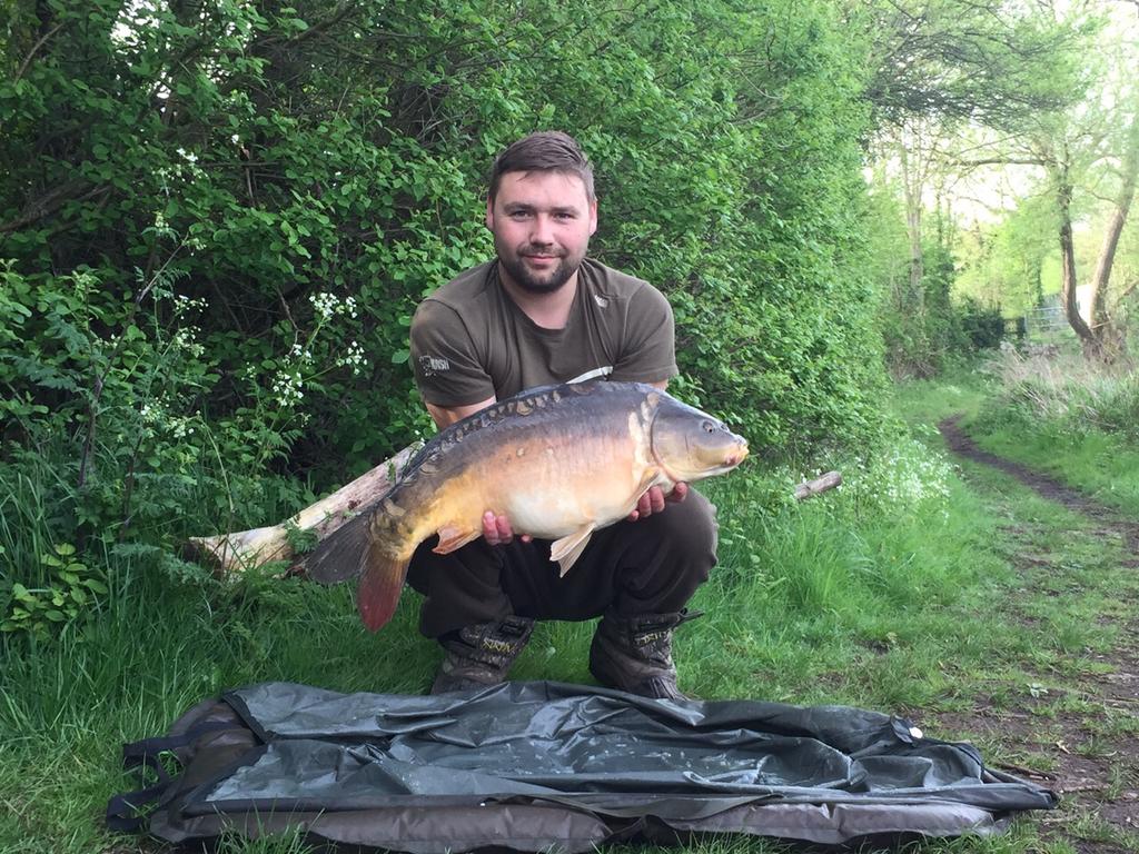 azacarpmadsmith's tweet photo. @StickyOfficial caught using the peach an pepper pop ups love em loads of confidence where ever i go http://t.co/KhDWyLWYSA