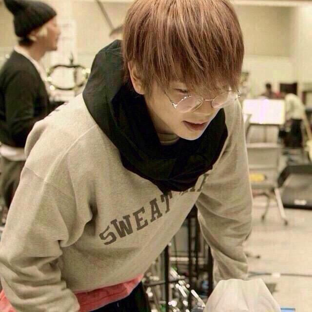 Yu この超絶イケメン丸メガネ増田さんは何の画像 青春のうら とか聞こえてくるけど 青春の時って最初は金髪で後から黒髪じゃなかったっけ 汗 赤茶髪 っていつの まっすーって髪色がよく変わるからいつのか全然分からないorz Http T Co Mwsf8dwclp Yu この超絶イケメン丸メガネ増田さんは何の画像 青春のうら とか聞こえてくるけど 青春の時って最初は金髪で後から黒髪じゃなかったっけ 汗 赤茶髪 っていつの まっすーって髪色がよく変わるからいつのか全然分からないorz Http T Co Mwsf8dwclp
