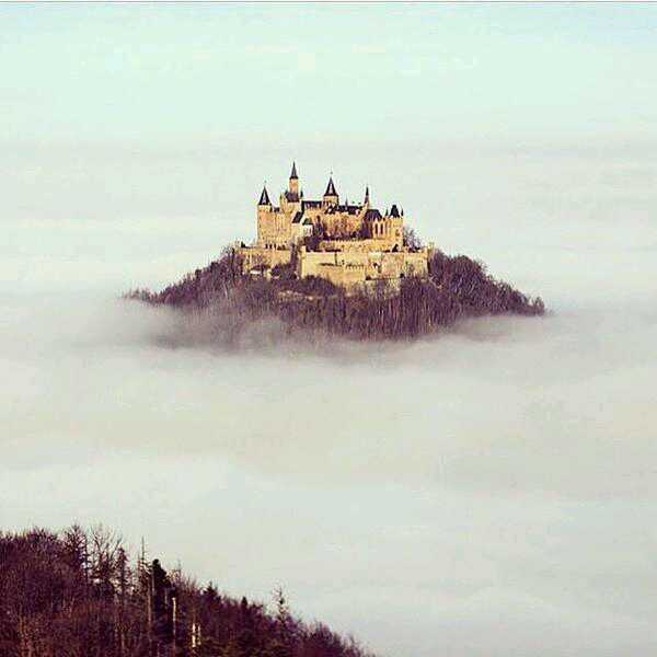 Global_Pix's tweet photo. Hohenzollern Castle, Bisingen, Germany | Robin Holler http://t.co/CunFTJARBl
