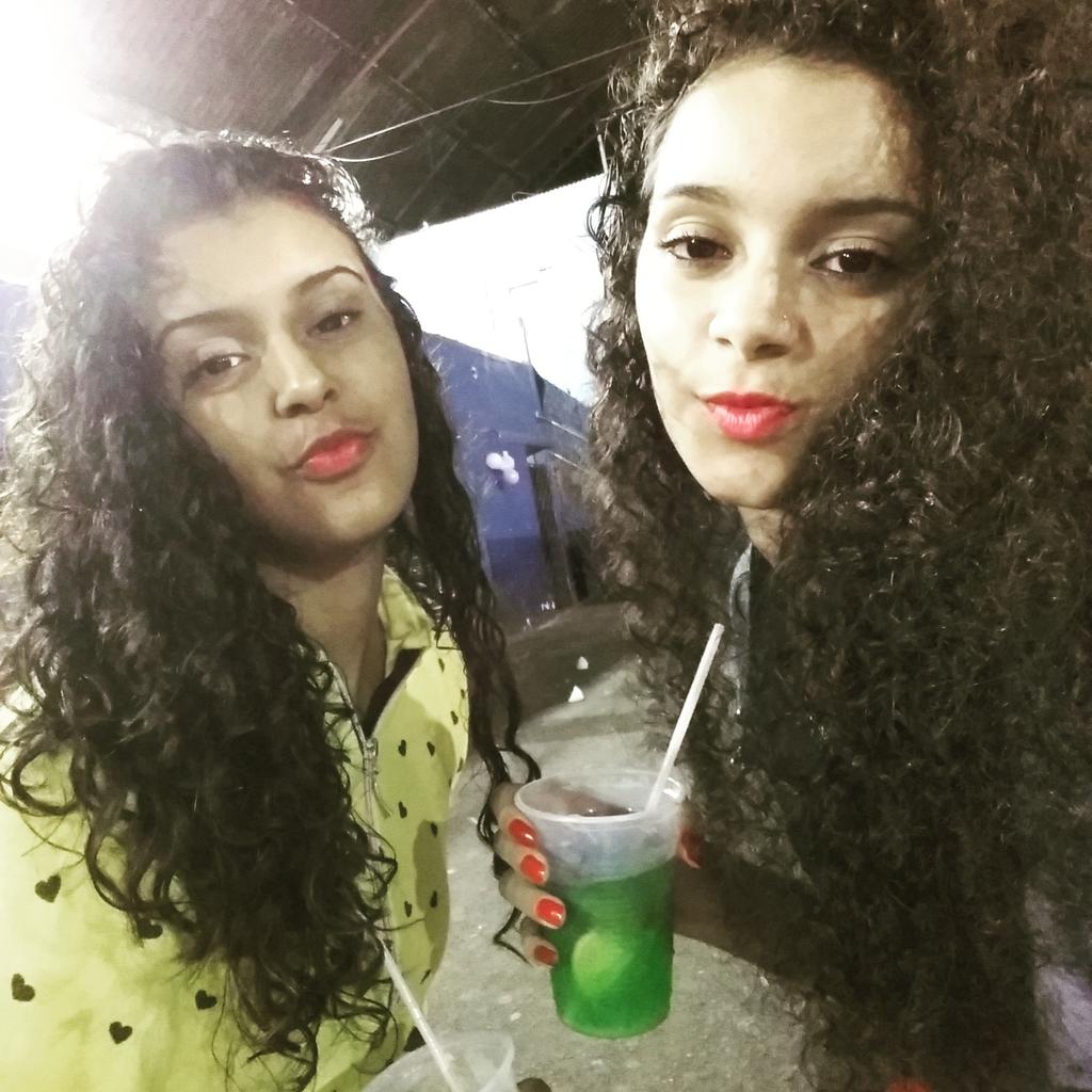 juuully3's tweet photo. Ainda sobre ontem c a mana 💘 embrasadas p crlh http://t.co/8bs2Nr9d9t