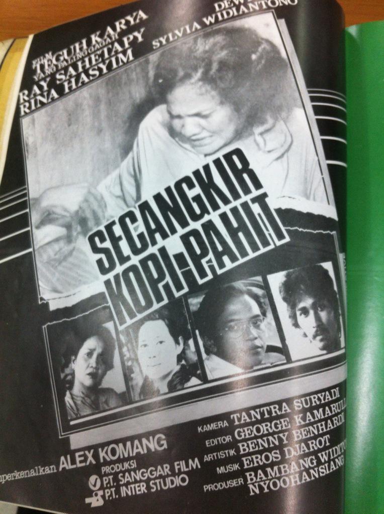 FILM_Indonesia's tweet photo. Poster asli film Secangkir Kopi Pahit (Teguh Karya, 1984) (Foto: Buku Panduan FFI 1985, Sinematek) http://t.co/sSCep14Eso