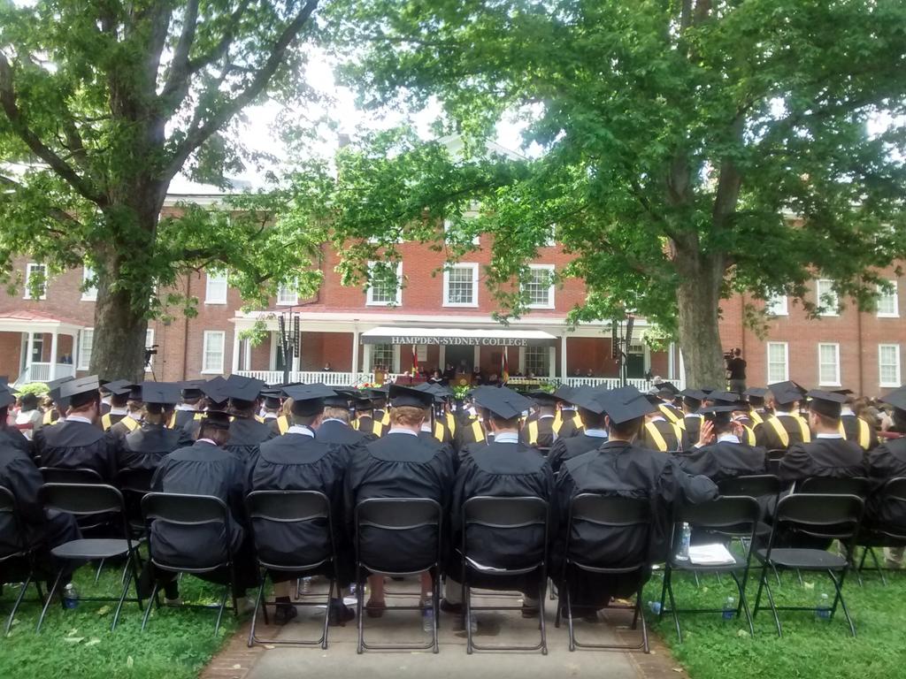 hsccareers's tweet image. Congrats to all our seniors conquering the world! Do good things and be proud of your @HSC1776 degree #HSCgrad