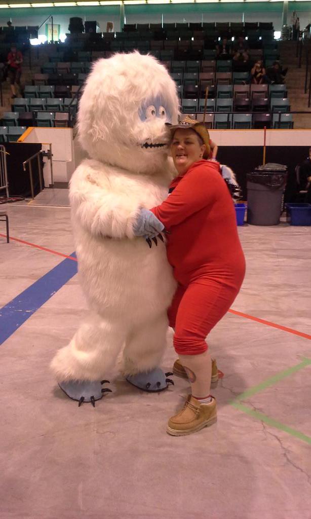 thederbynerd's tweet photo. #beaverfever2015 The Lake Effect Furry (Yeti) and Jaxanimal together at last. http://t.co/tlGA0H1zmz